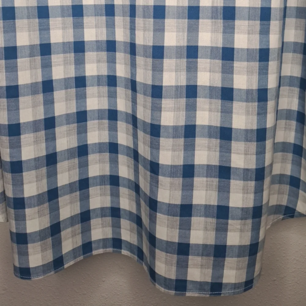 J. Crew Men's Shirt Button-up Blue Cream Business Casual Long Slv Lightweight L